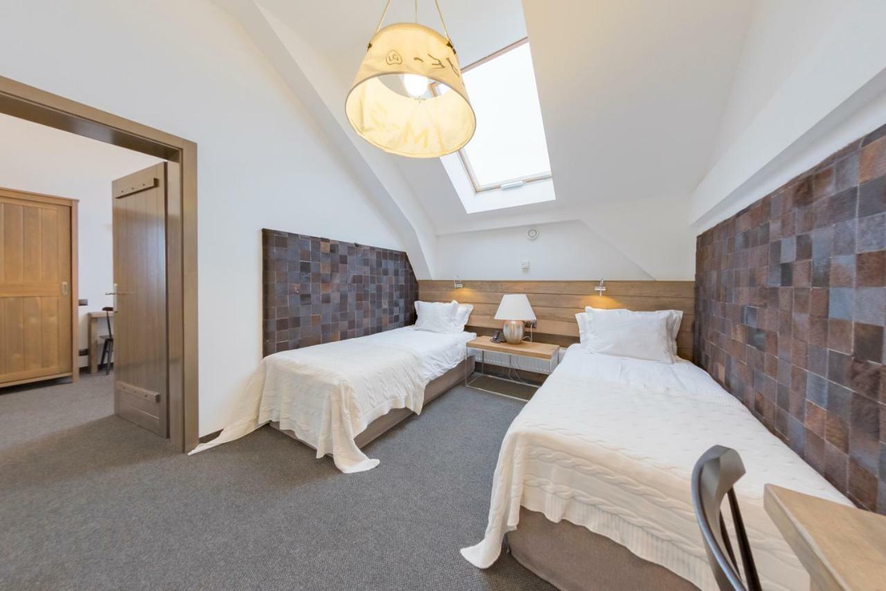 Hotel Jakubus Wilkow  Exterior foto